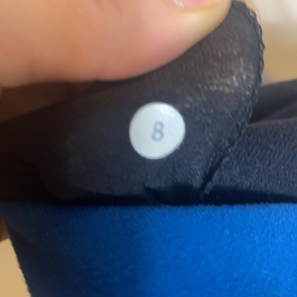 Lululemon Blue workout tank with built in bra size 8 - Picture 4 of 5